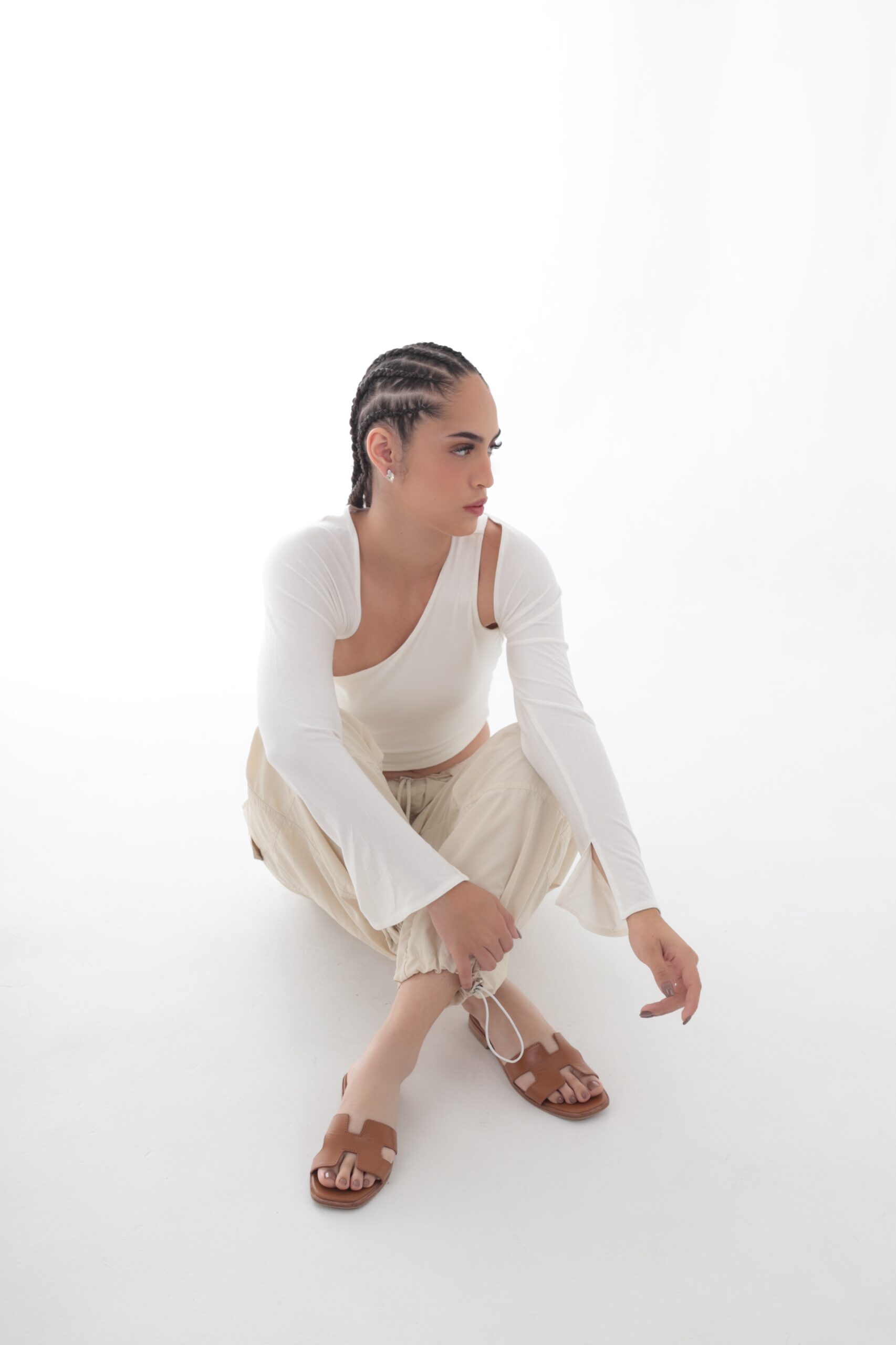 Facetune_07-12-2023-23-38-33